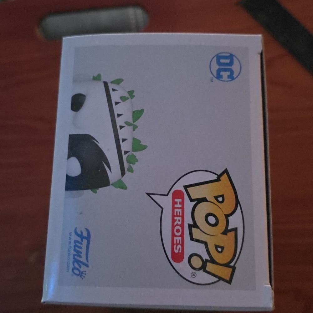 Funko Pop! Heroes The Joker King - Black, Red, White, Green - Picture 5 of 6